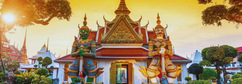 Temple Etiquette in Thailand: Dress Code & Tips for Travelers - Muddie  Trails